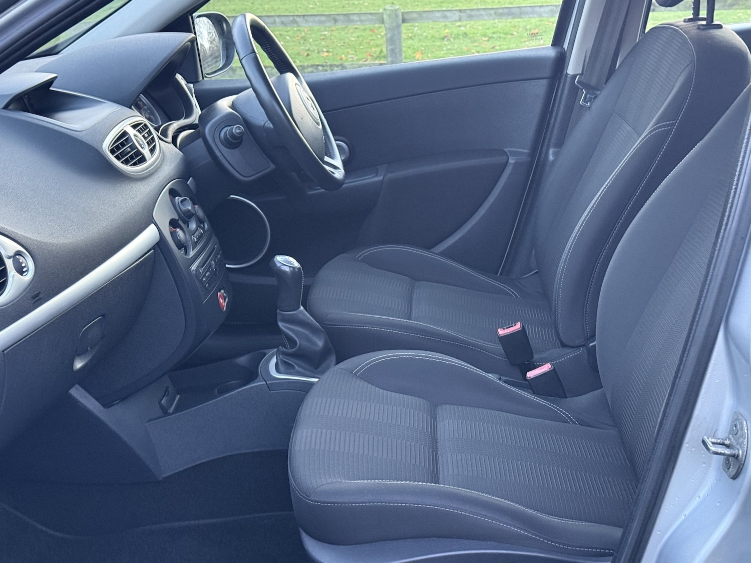 Used Renault Clio 2009 for sale - 76699231: Photo 3