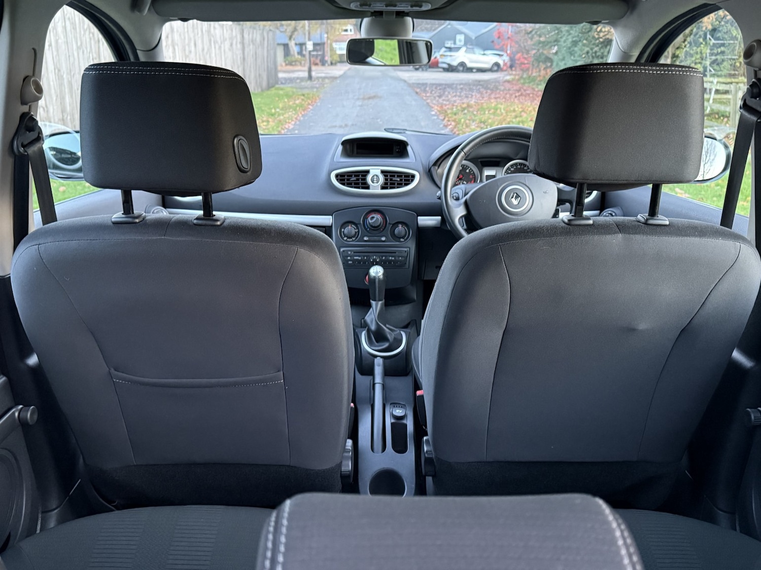 Used Renault Clio 2009 for sale - 76699231: Photo 31