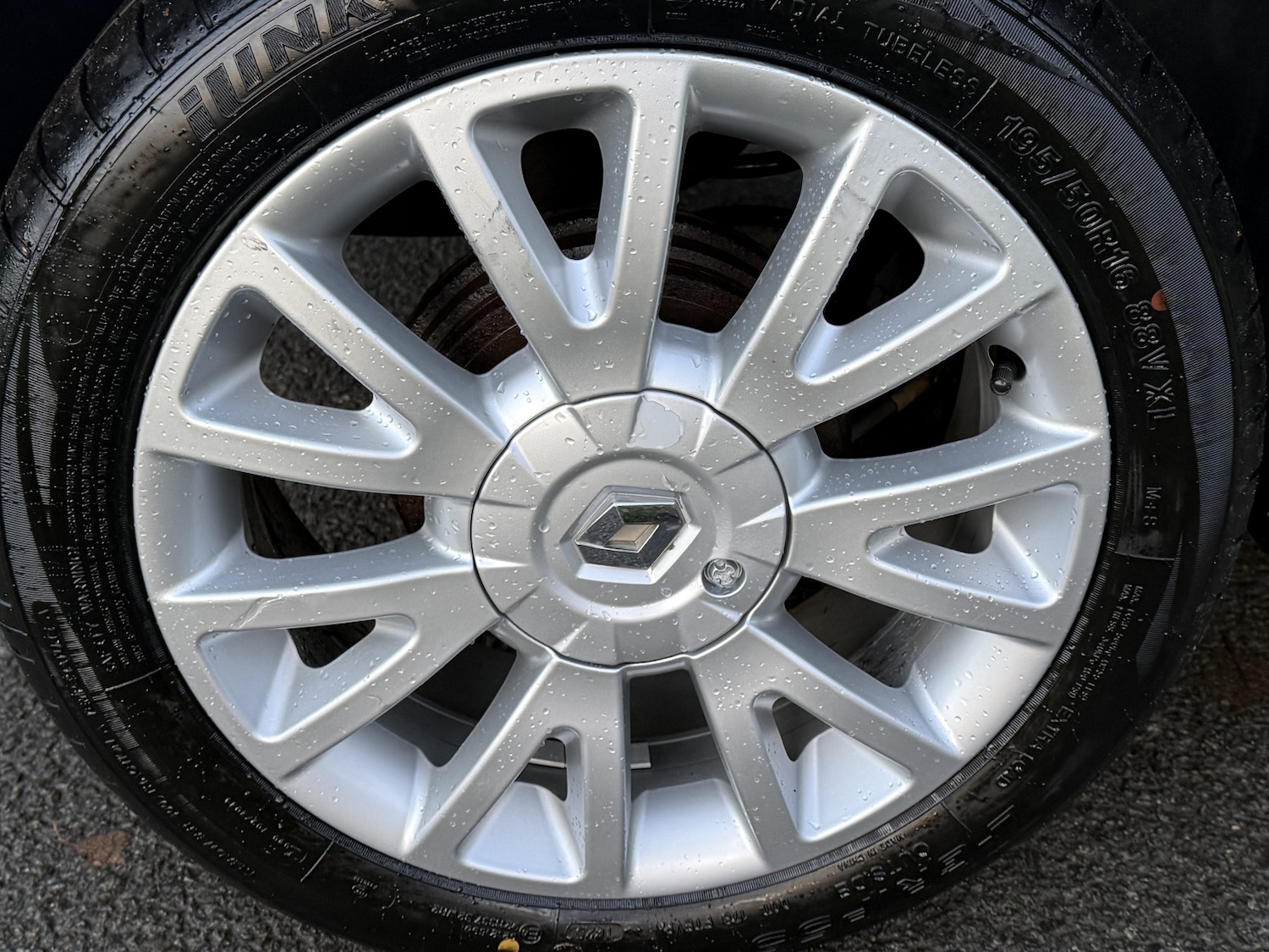 Used Renault Clio 2009 for sale - 76699231: Photo 32