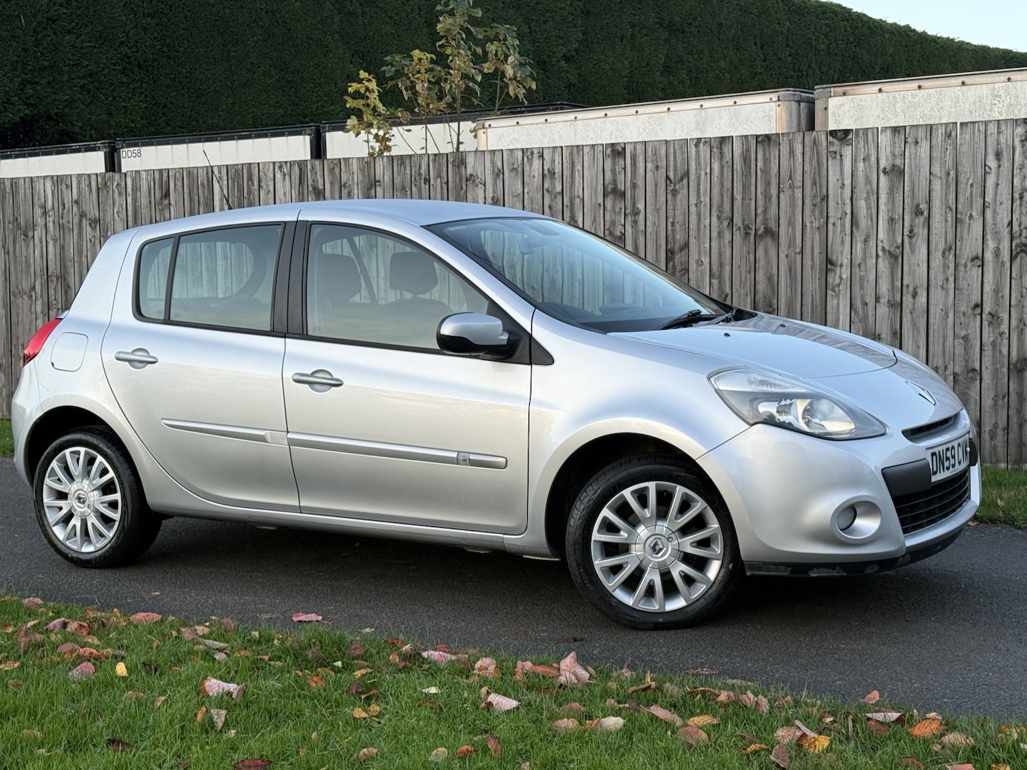 Used Renault Clio 2009 for sale - 76699231: Photo 4