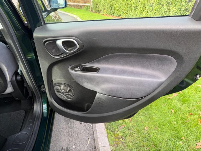 Used Fiat 500L 2014 for sale - 76685858: Photo 25