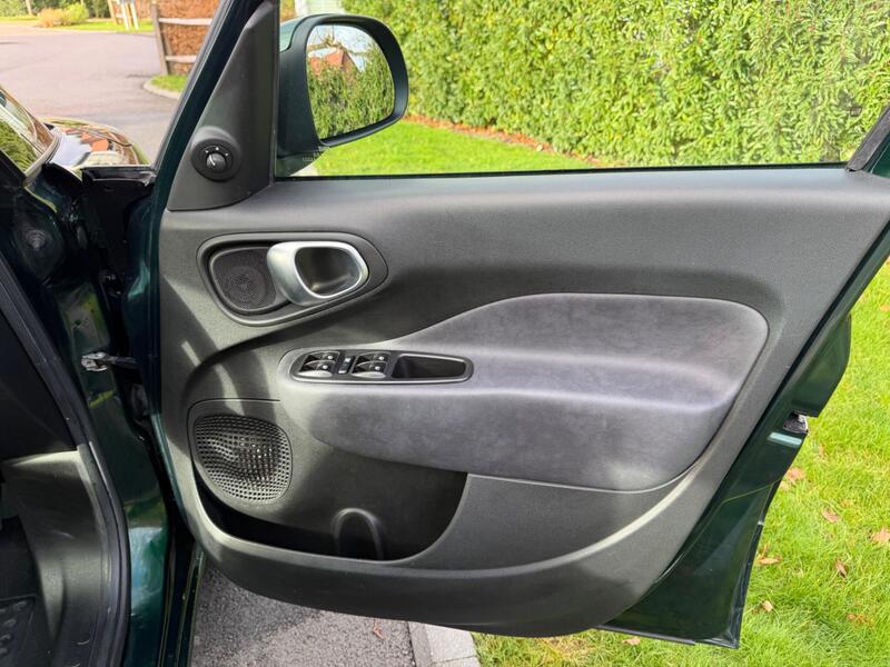 Used Fiat 500L 2014 for sale - 76685858: Photo 26