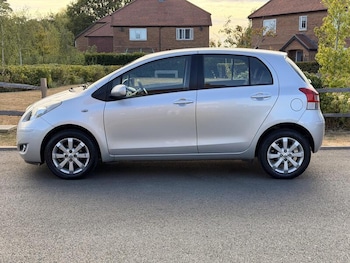 Used Toyota Yaris 2011 for sale - 79469711: Photo