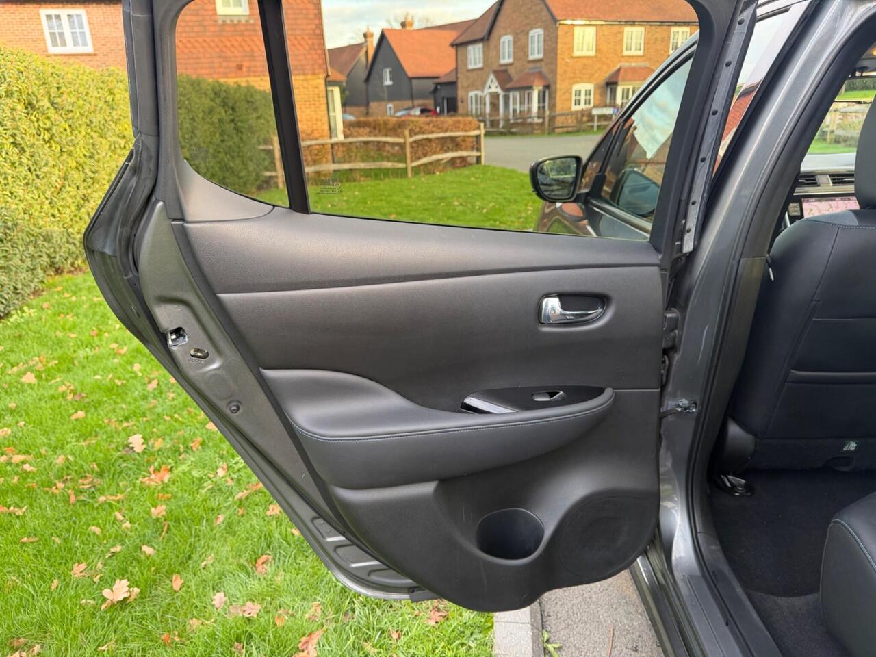 Used Nissan Leaf 2019 for sale - 76662676: Photo 23