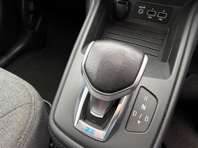 Used Renault Zoe 2021 for sale - 77037160: Photo 11