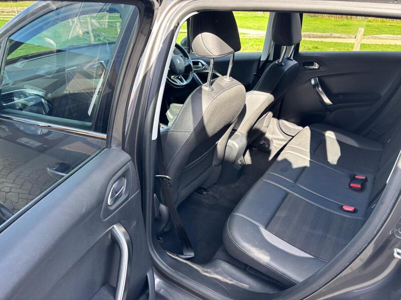 Used Peugeot 2008 2019 for sale - 77890717: Photo 14