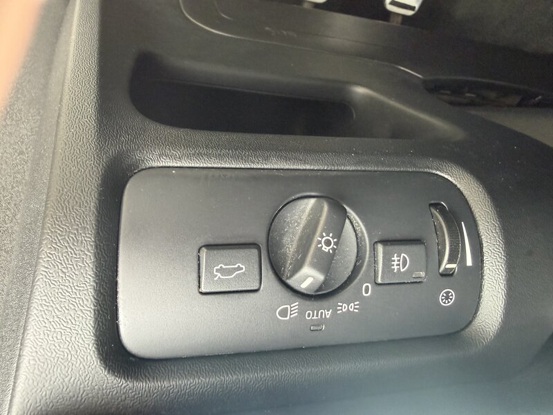 Used Volvo V40 2016 for sale - 76590246: Photo 16