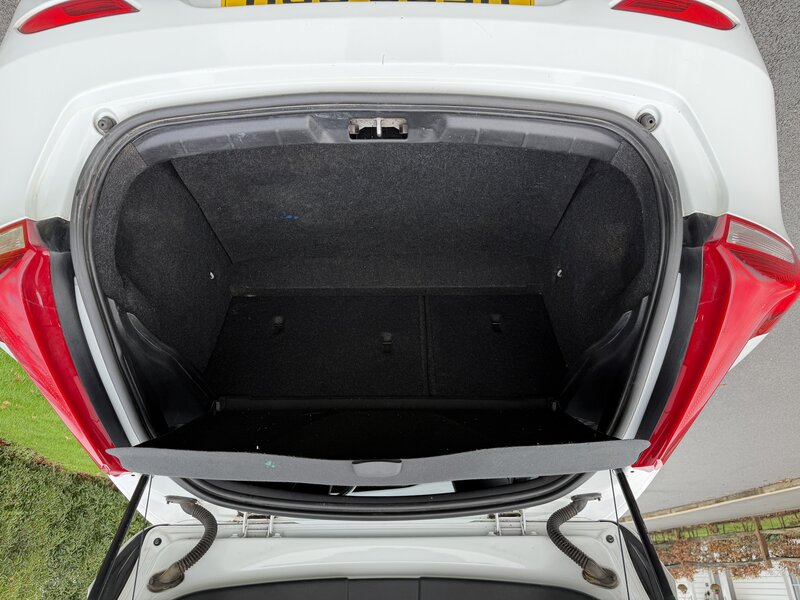 Used Volvo V40 2016 for sale - 76590246: Photo 9