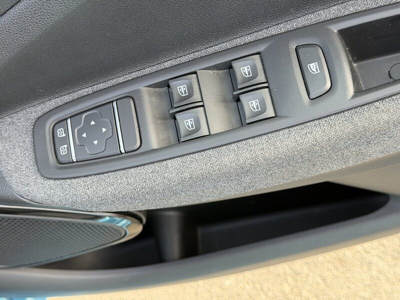 Used Renault Zoe 2021 for sale - 76363096: Photo 39