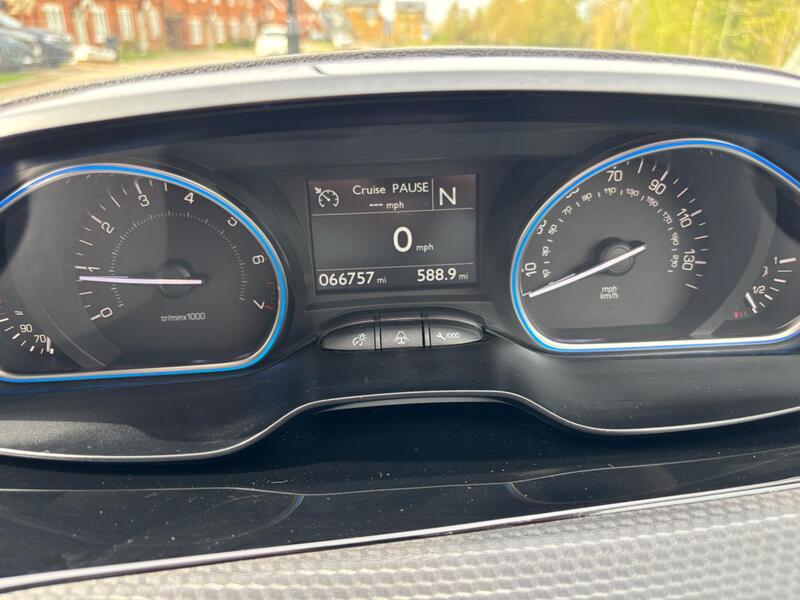 Used Peugeot 2008 2017 for sale - 78181907: Photo 10