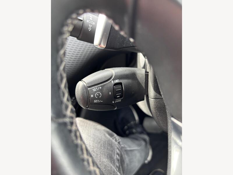 Used Peugeot 2008 2017 for sale - 78181907: Photo 11