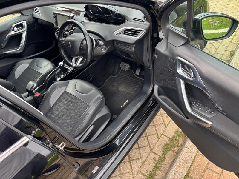 Used Peugeot 2008 2017 for sale - 78181907: Photo 15