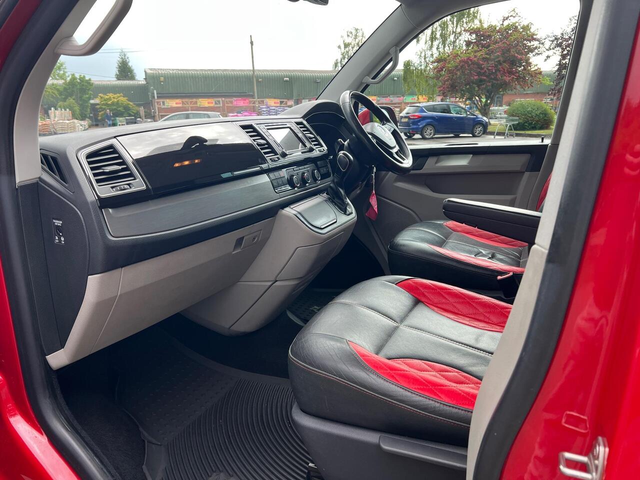 Used Volkswagen Transporter 2017 for sale - 76255629: Photo 15