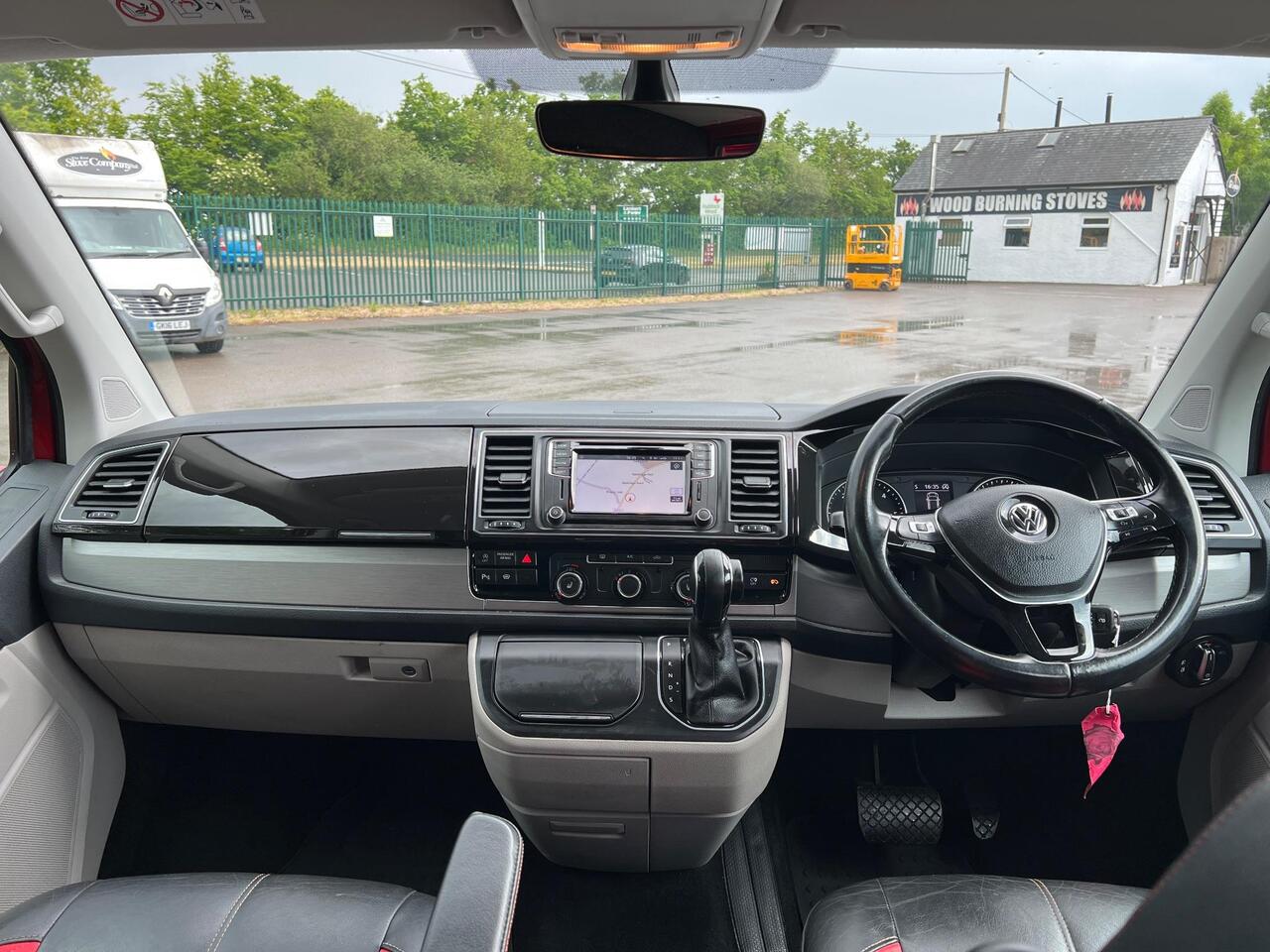 Used Volkswagen Transporter 2017 for sale - 76255629: Photo 9