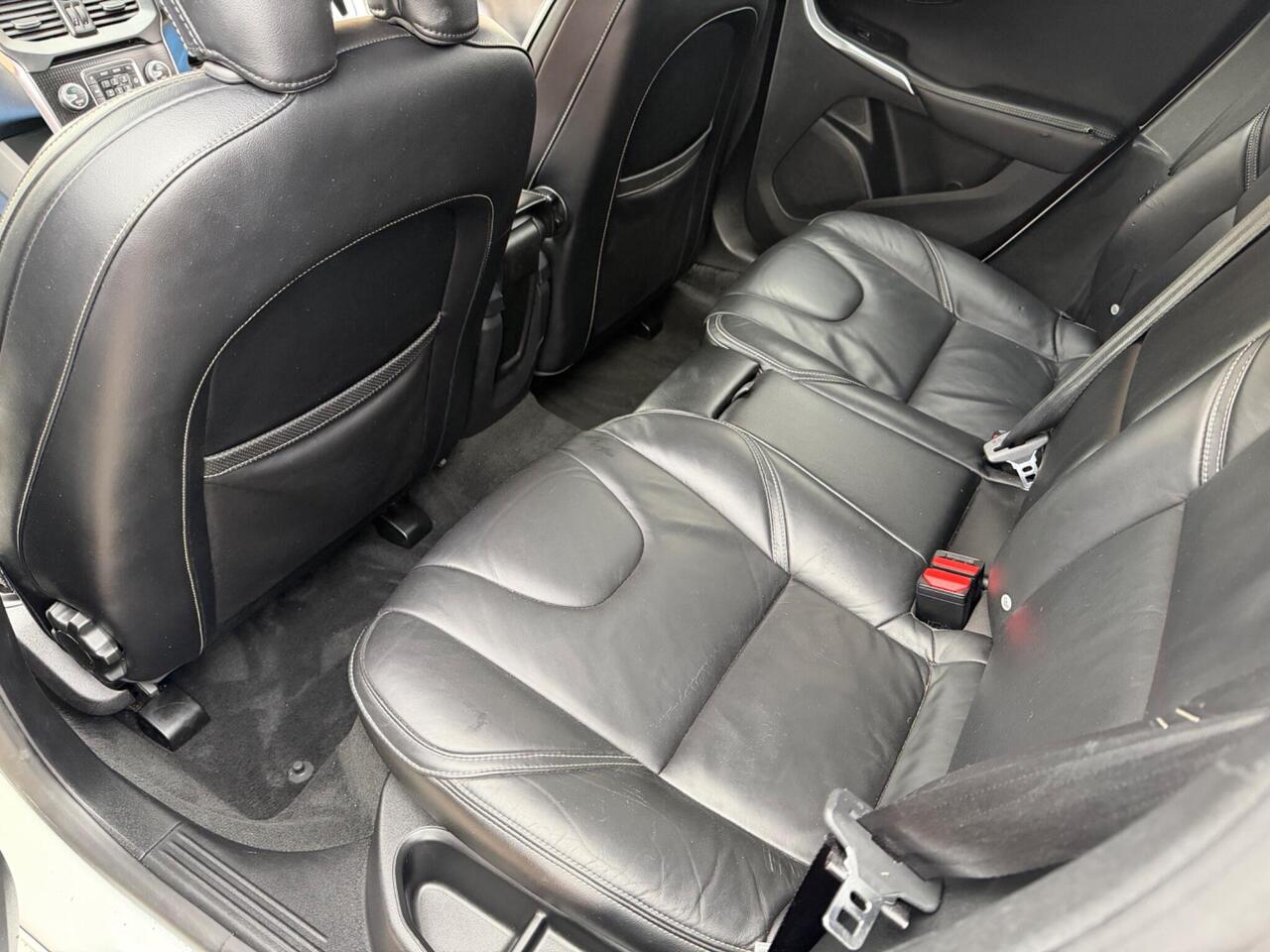 Used Volvo V40 2016 for sale - 76662673: Photo 14