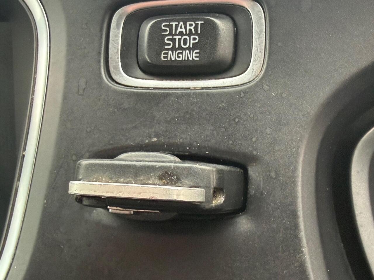 Used Volvo V40 2016 for sale - 76662673: Photo 15