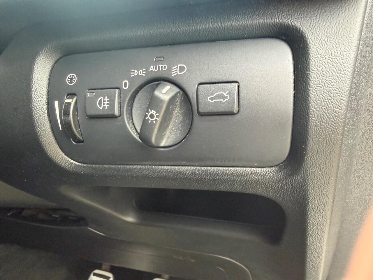 Used Volvo V40 2016 for sale - 76662673: Photo 16