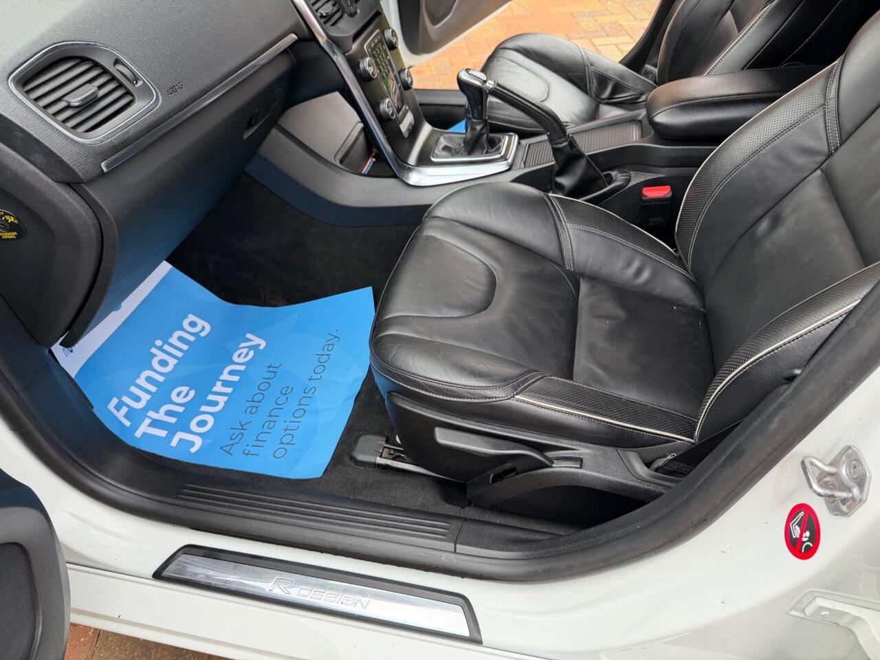 Used Volvo V40 2016 for sale - 76662673: Photo 32