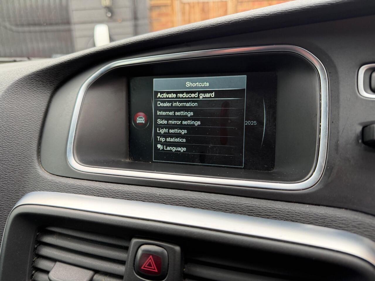 Used Volvo V40 2016 for sale - 76662673: Photo 43