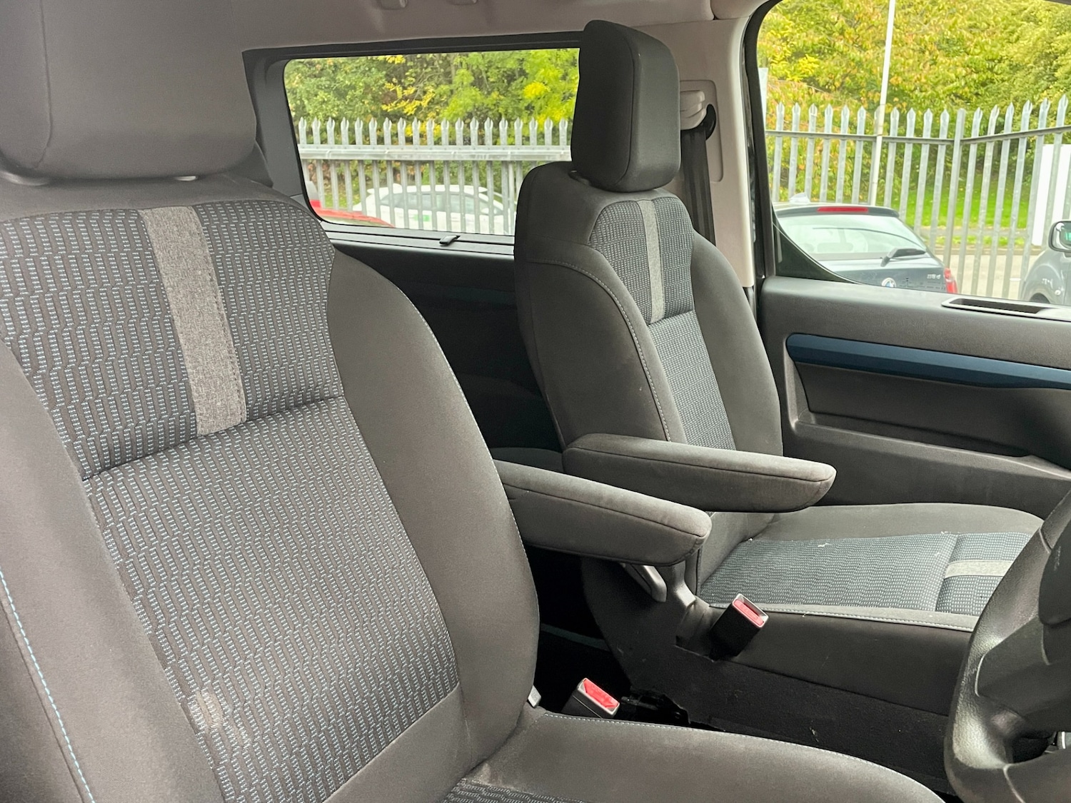 Used Peugeot Traveller 2021 for sale - 76196711: Photo 13