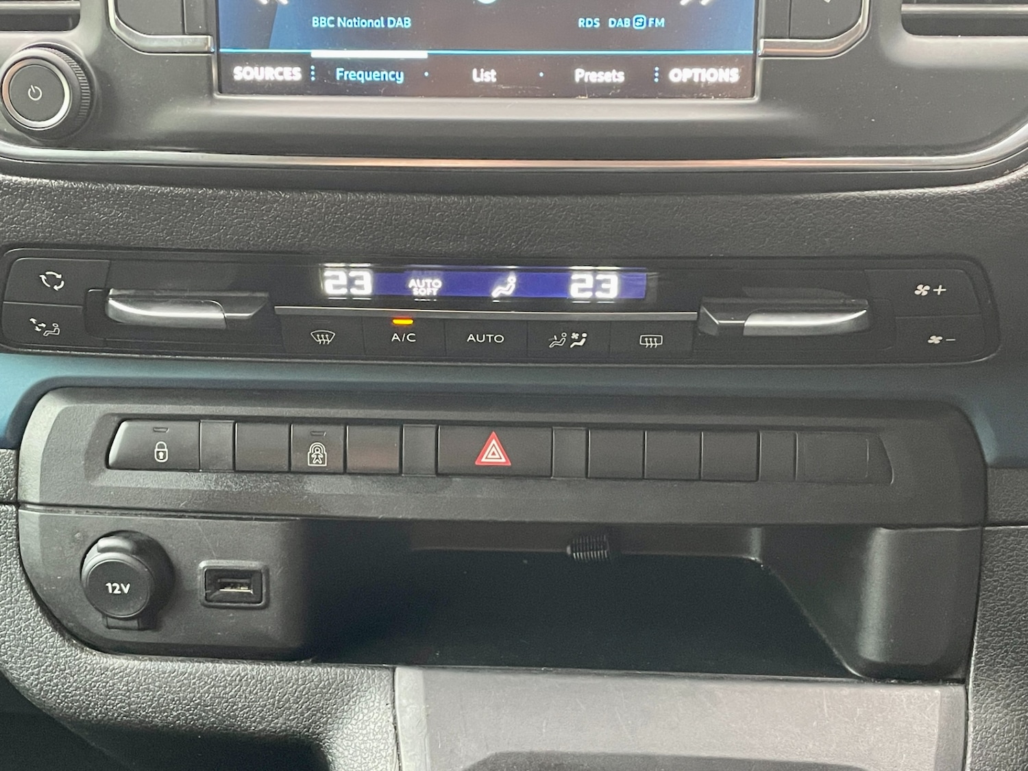 Used Peugeot Traveller 2021 for sale - 76196711: Photo 20