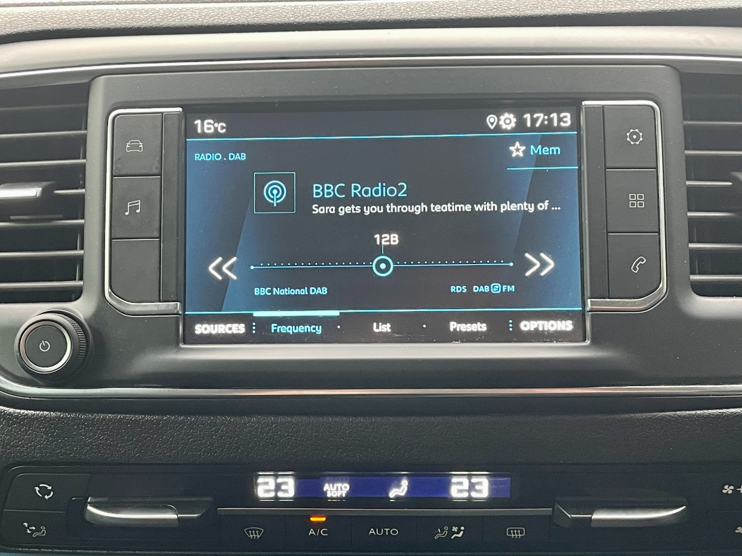 Used Peugeot Traveller 2021 for sale - 76196711: Photo 21