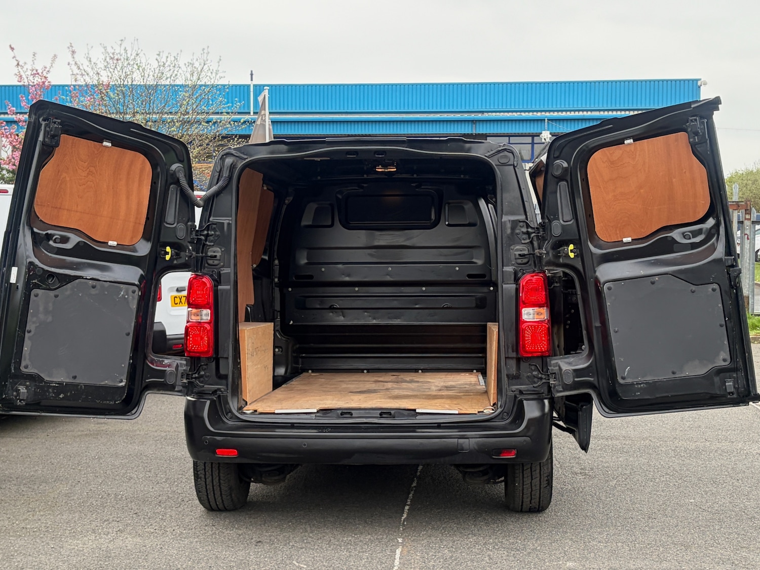 Used Vauxhall Vivaro 2023 for sale - 78183500: Photo 3