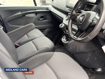 Used Renault Trafic 2023 for sale - 77792998: Photo