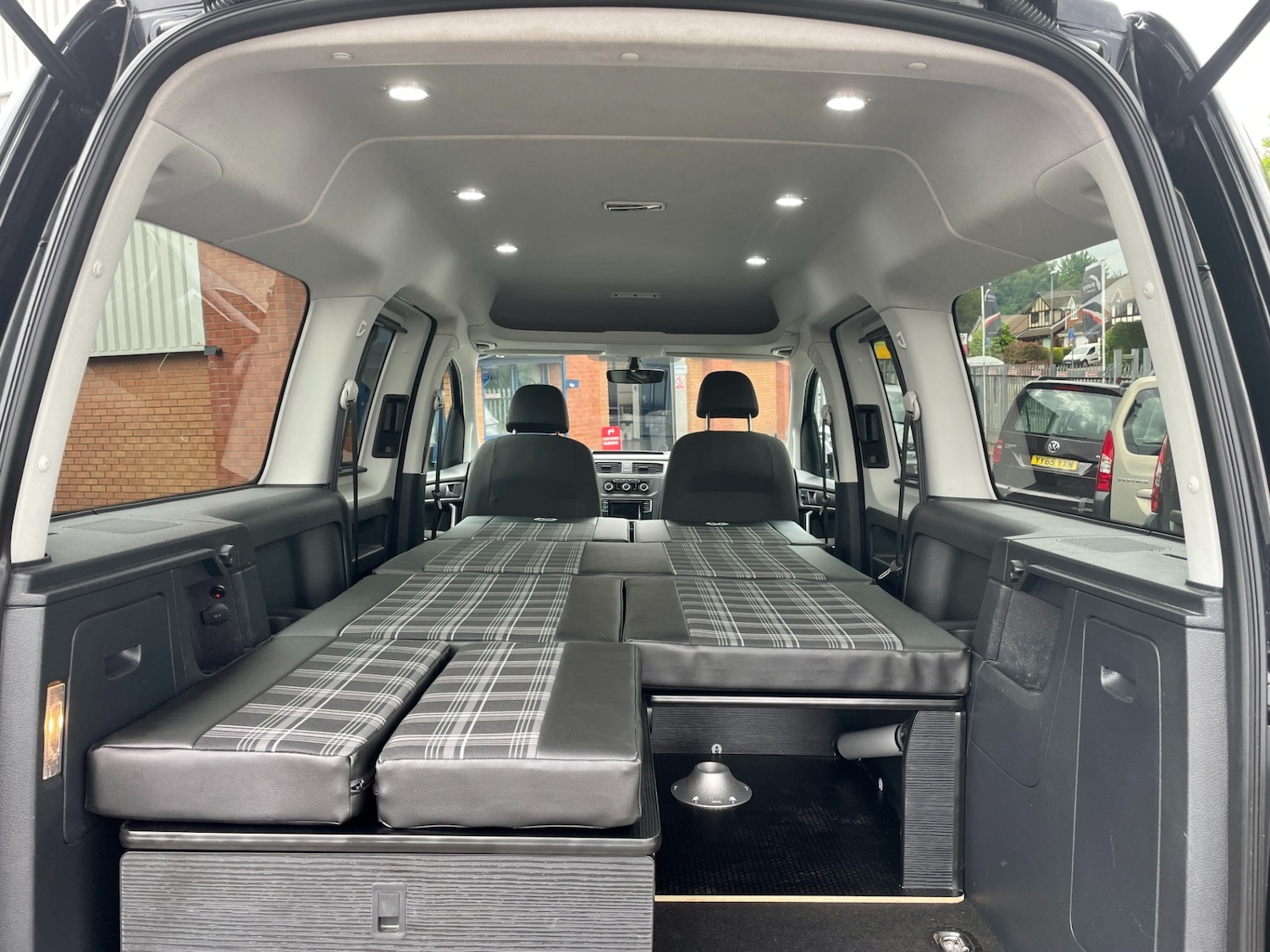 Used Volkswagen Caddy Maxi Life 2016 for sale - 77917231: Photo 9