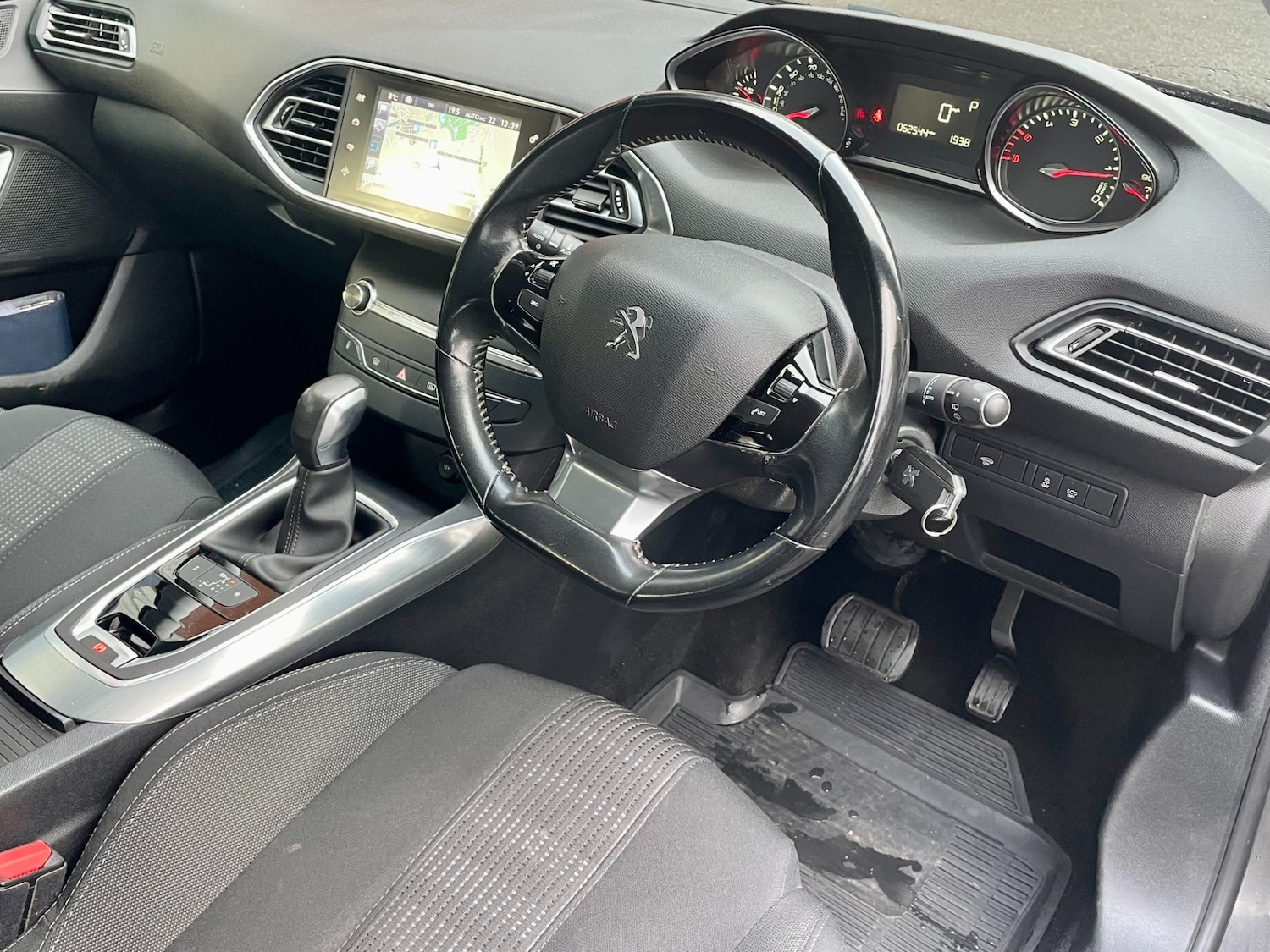 Used Peugeot 308 2016 for sale - 76748576: Photo 10