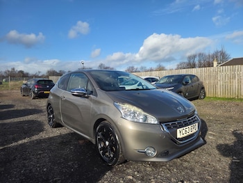 Used Peugeot 208 2013 for sale - 77705433: Photo