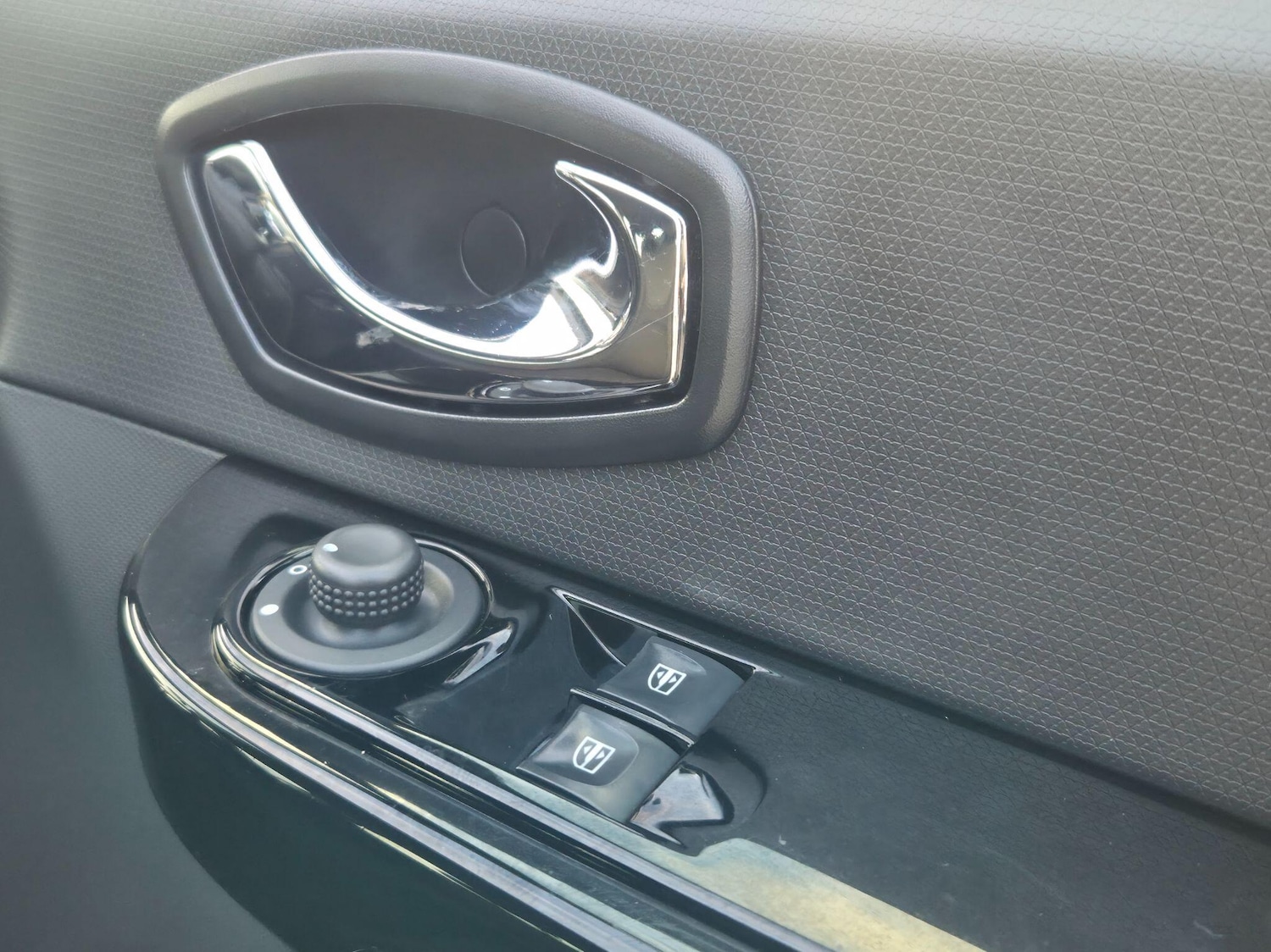 Used Renault Clio 2014 for sale - 76866240: Photo 14