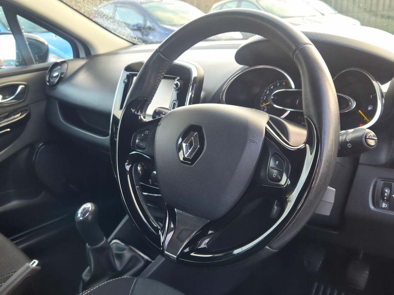 Used Renault Clio 2014 for sale - 76866240: Photo 17