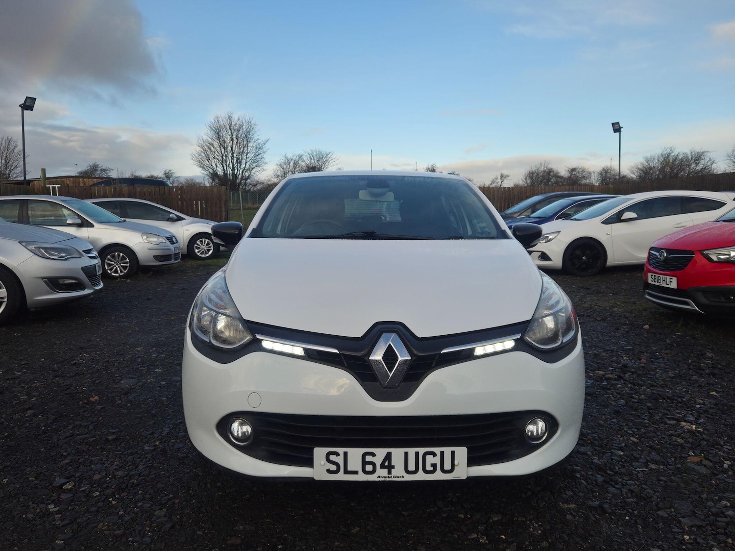 Used Renault Clio 2014 for sale - 76866240: Photo 2