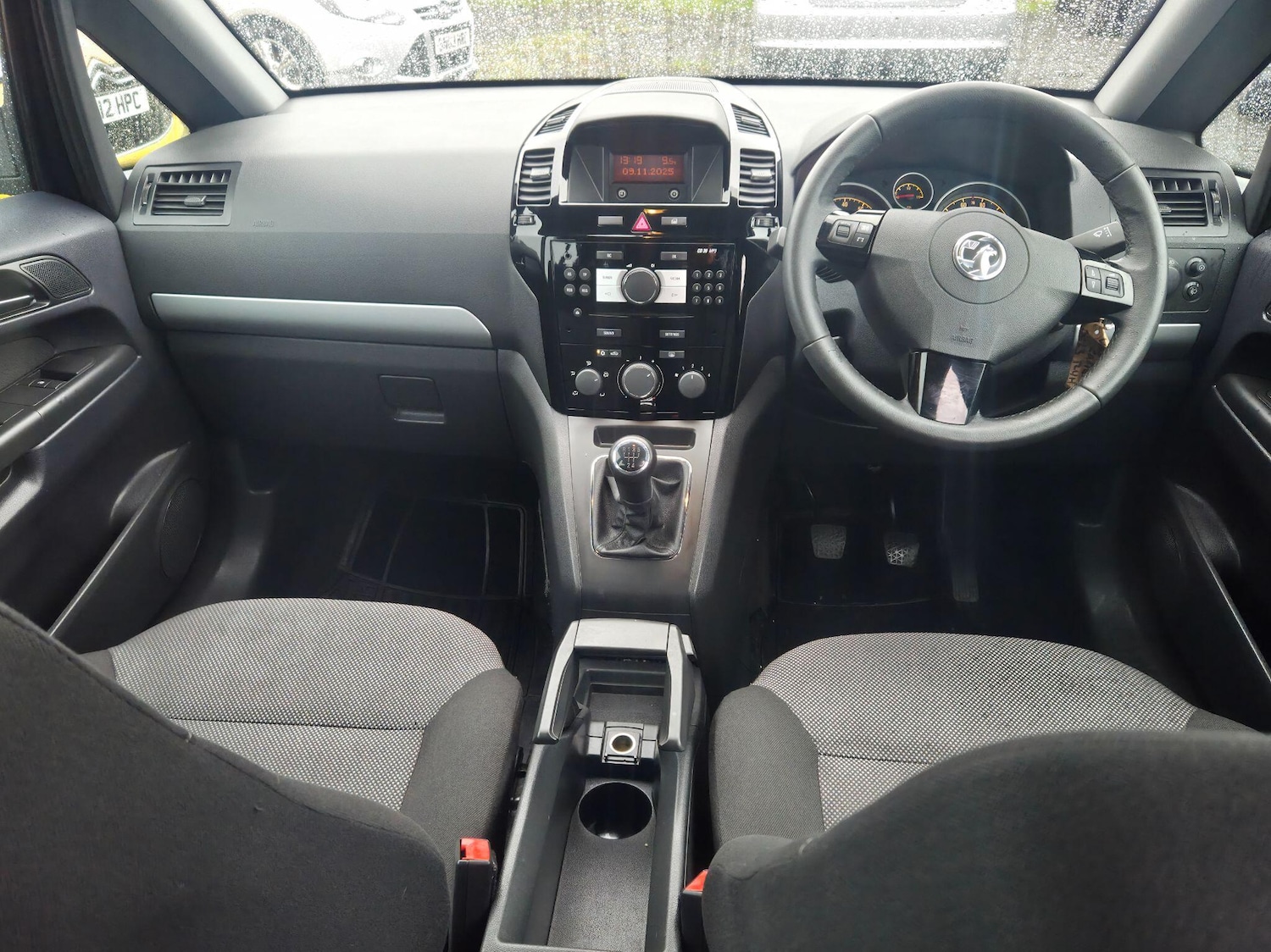 Used Vauxhall Zafira for sale - 76527680: Photo 7