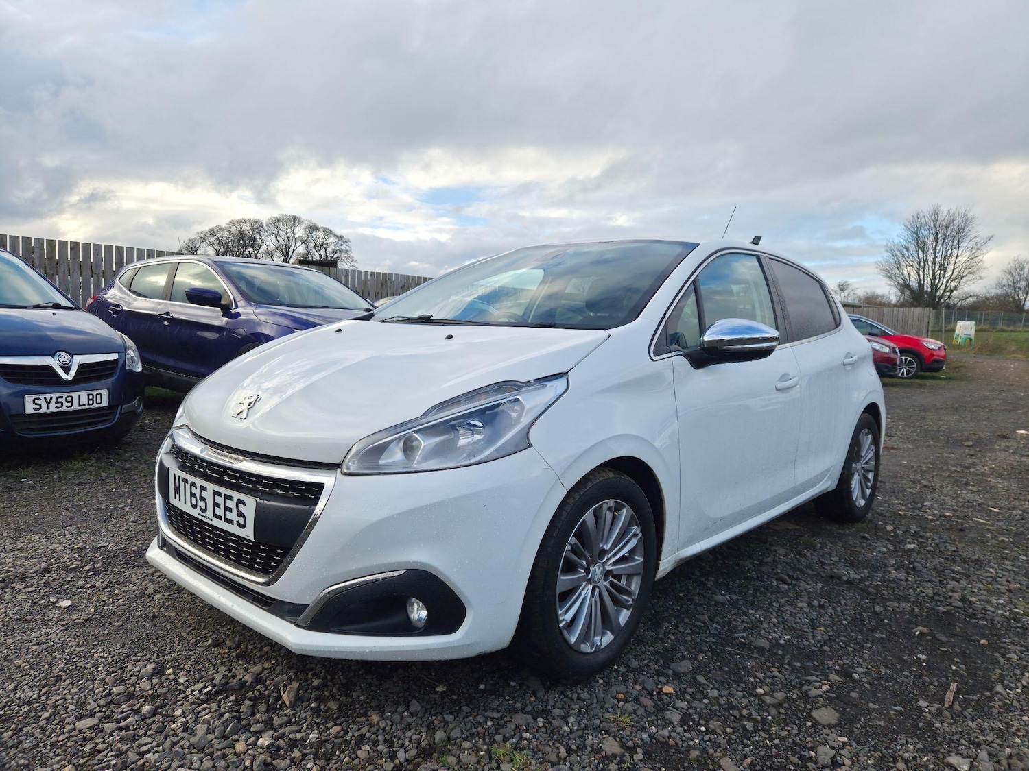 Used Peugeot 208 2015 for sale - 77882446: Photo 3