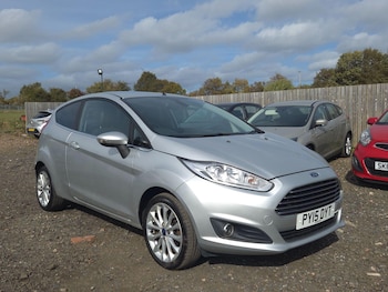Used Ford Fiesta 2015 for sale - 76024674: Photo