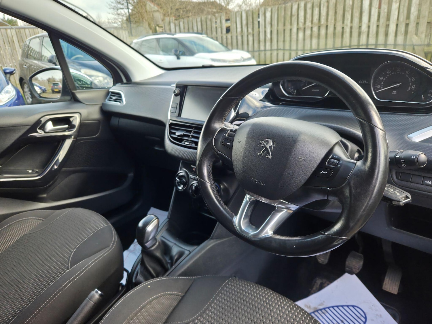 Used Peugeot 208 2015 for sale - 77496467: Photo 11