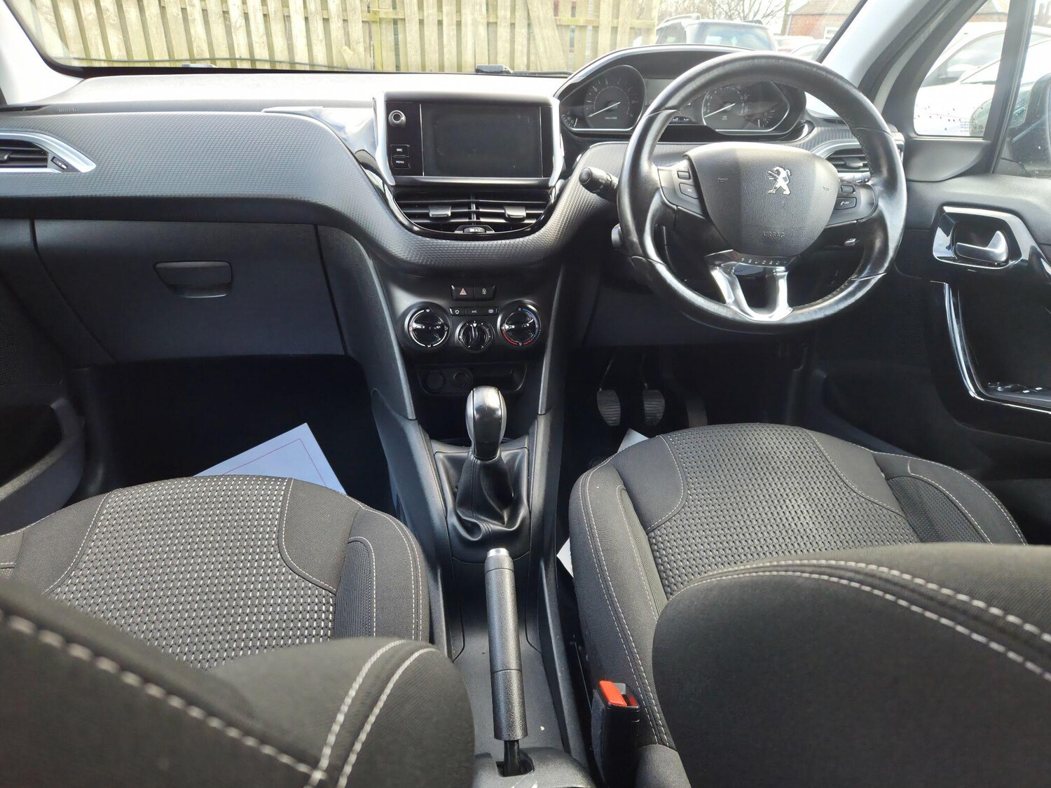 Used Peugeot 208 2015 for sale - 77496467: Photo 12