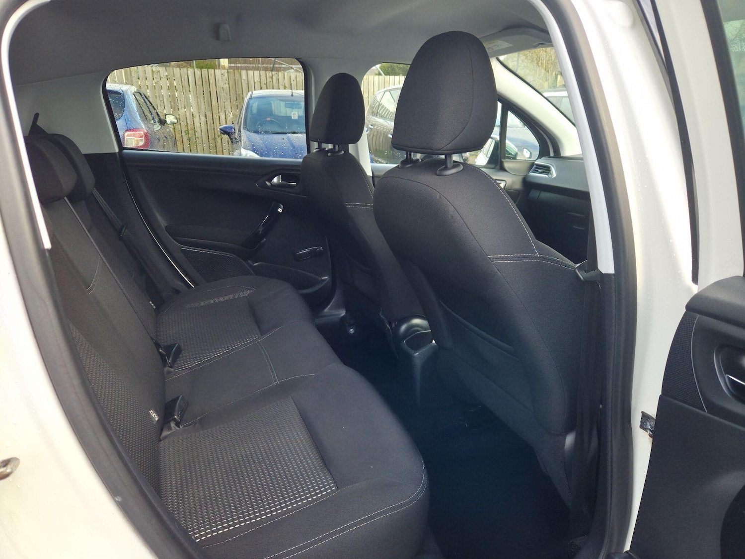 Used Peugeot 208 2015 for sale - 77496467: Photo 13