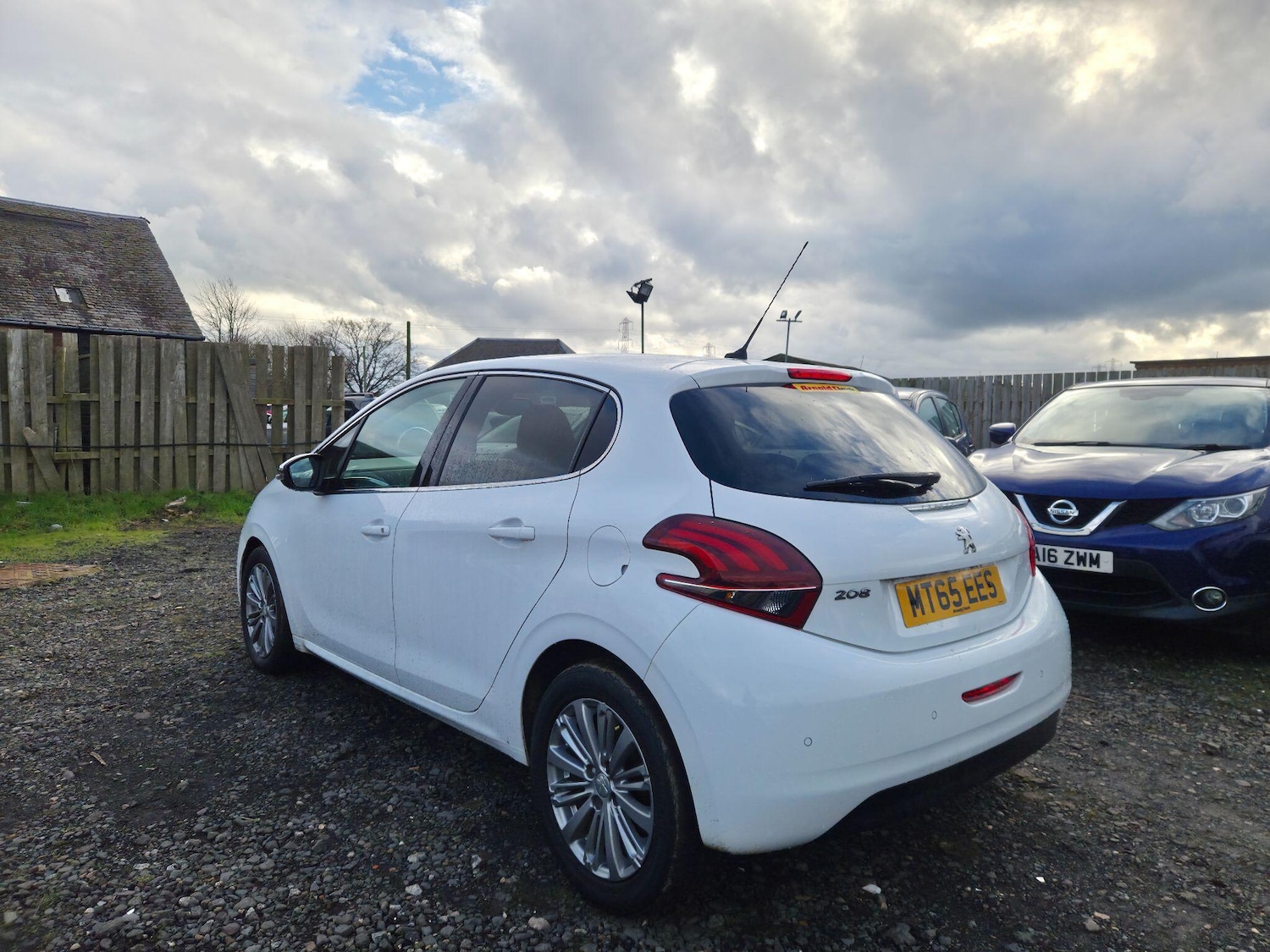 Used Peugeot 208 2015 for sale - 77496467: Photo 4