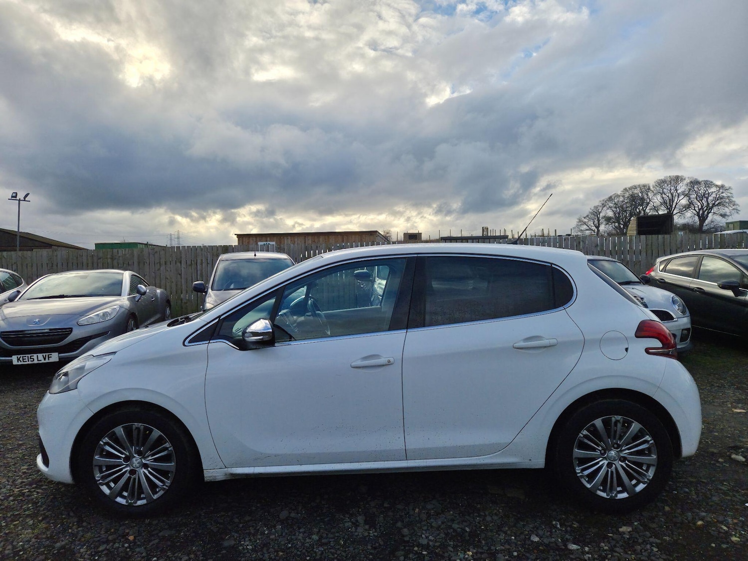 Used Peugeot 208 2015 for sale - 77496467: Photo 6