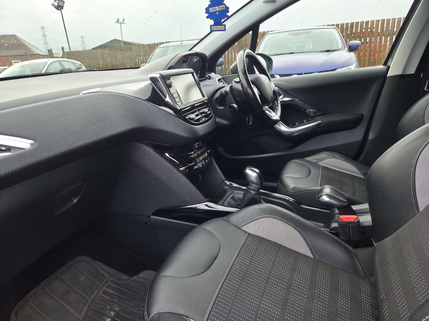 Used Peugeot 2008 2016 for sale - 77538312: Photo 16
