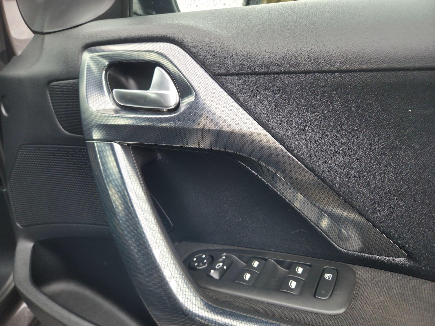 Used Peugeot 2008 2016 for sale - 77538312: Photo 17