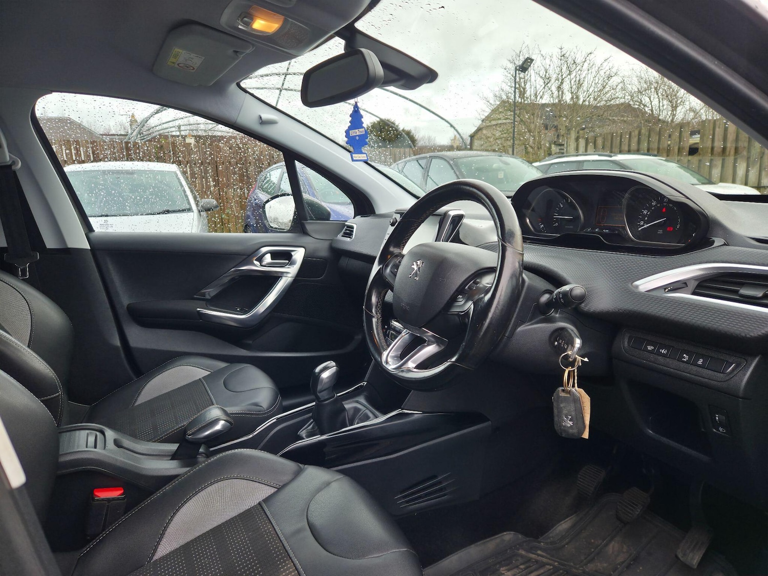 Used Peugeot 2008 2016 for sale - 77538312: Photo 9