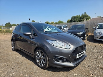 Used Ford Fiesta 2017 for sale - 79224682: Photo
