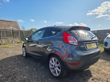 Used Ford Fiesta 2017 for sale - 78785828: Photo