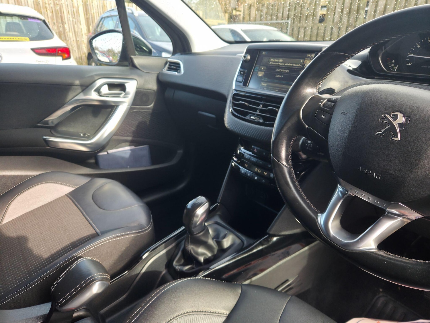 Used Peugeot 2008 2016 for sale - 78072399: Photo 10