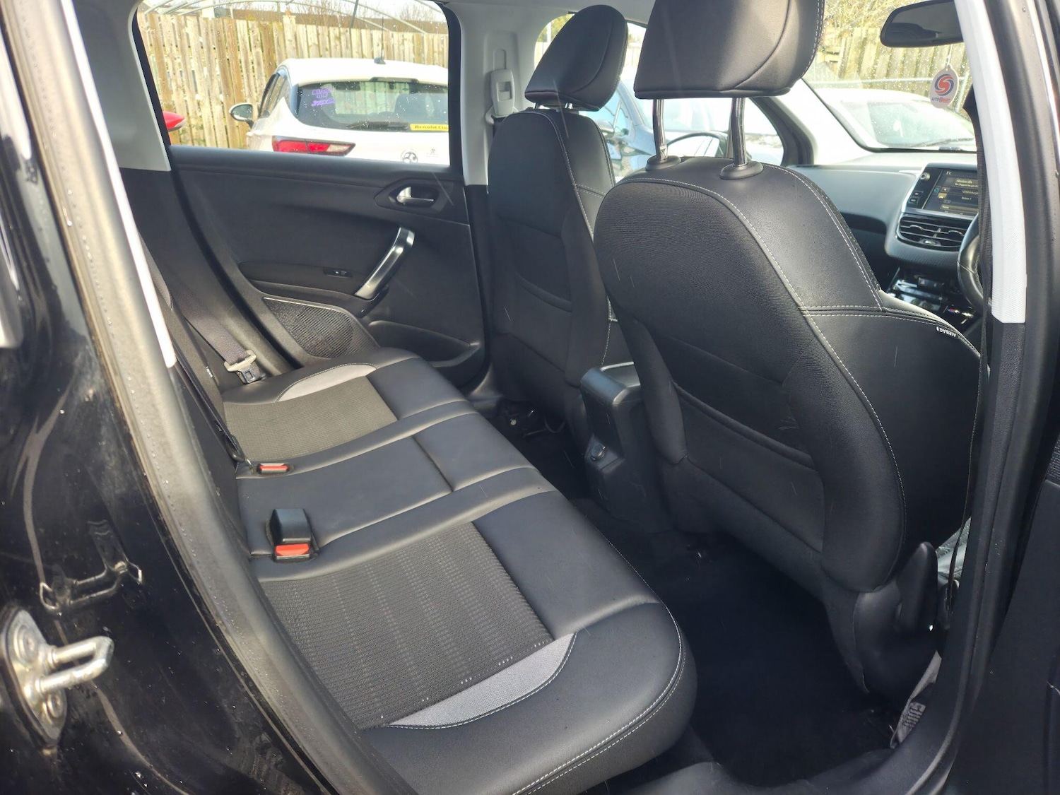 Used Peugeot 2008 2016 for sale - 78072399: Photo 13