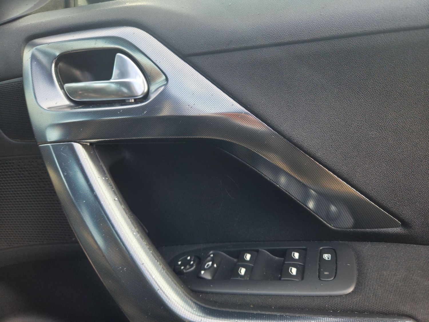 Used Peugeot 2008 2016 for sale - 78072399: Photo 14